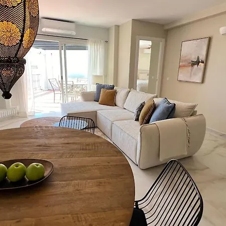 Riviera, - 3 Bedroom Holiday home *